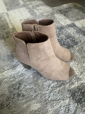 Old Navy Peep Toe Booties Womens 7 Taupe Caramel Excellent Condition Spring